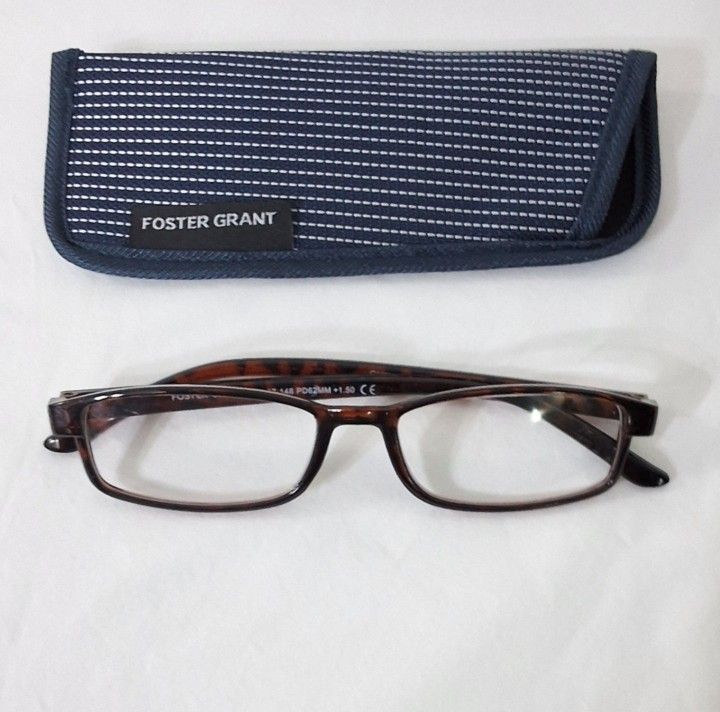 NEW Foster Grant Brown Reading Glasses With Case +1.50