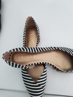BCBG • BLACK & WHITE STRIPED FLATS BCBG! Size 9 1/2 .