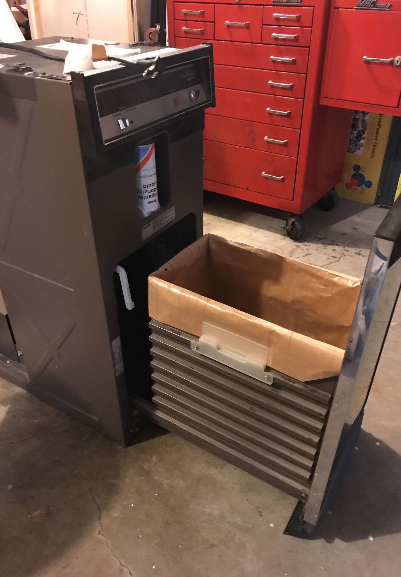 Lady Kenmore trash Compactor - Nex-Tech Classifieds