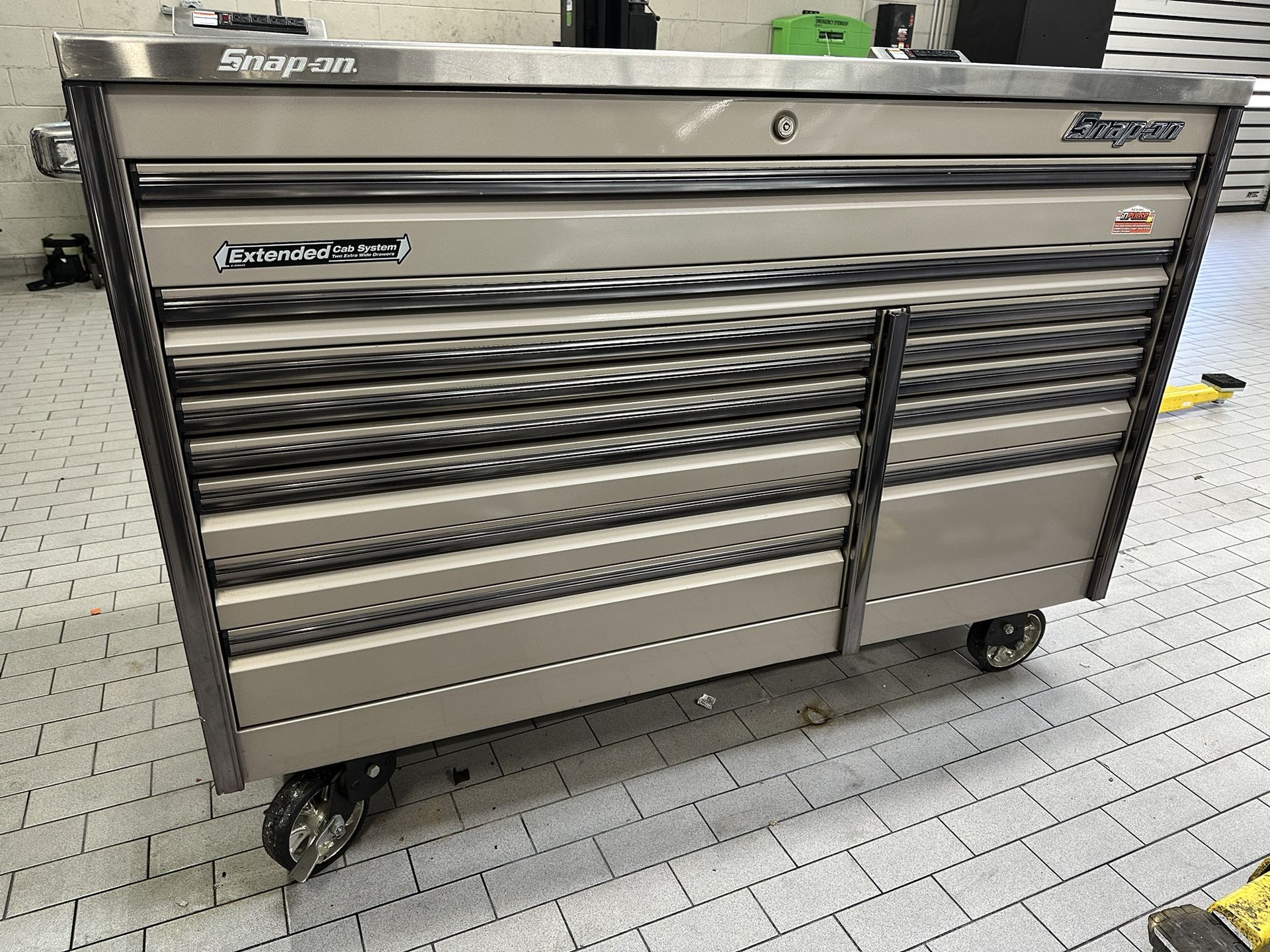 Snap-on Epiq 68 Inch Toolbox