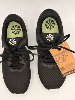 Brand New Women’s Nike Tanjun Sneakers - Size 6.5
