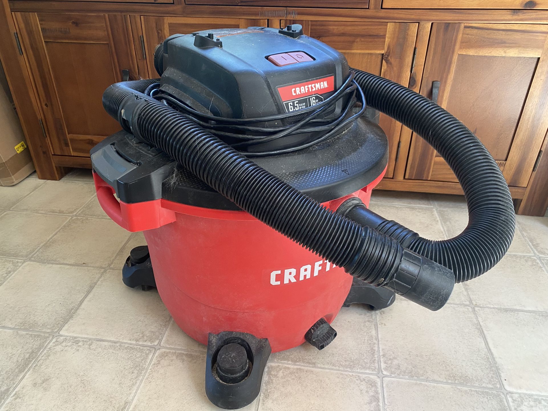 Craftsman Shop Vac With A Few Attachments