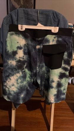 New Mens No Boundaries At The Knee Board/Swim Trunks size waist 34