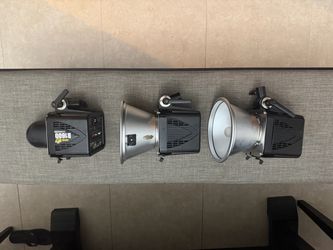 Studio flash kit - 3 units plus extra