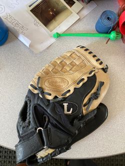 Louisville Slugger LS1102P Baseball Glove