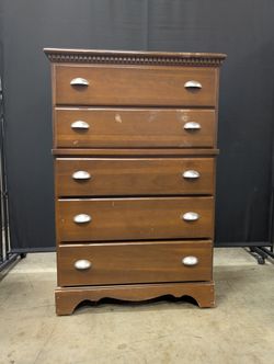 Traditional Brown Wood 5-Drawer Chest Dresser