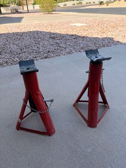 Jack stands
