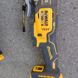 DeWalt Saw