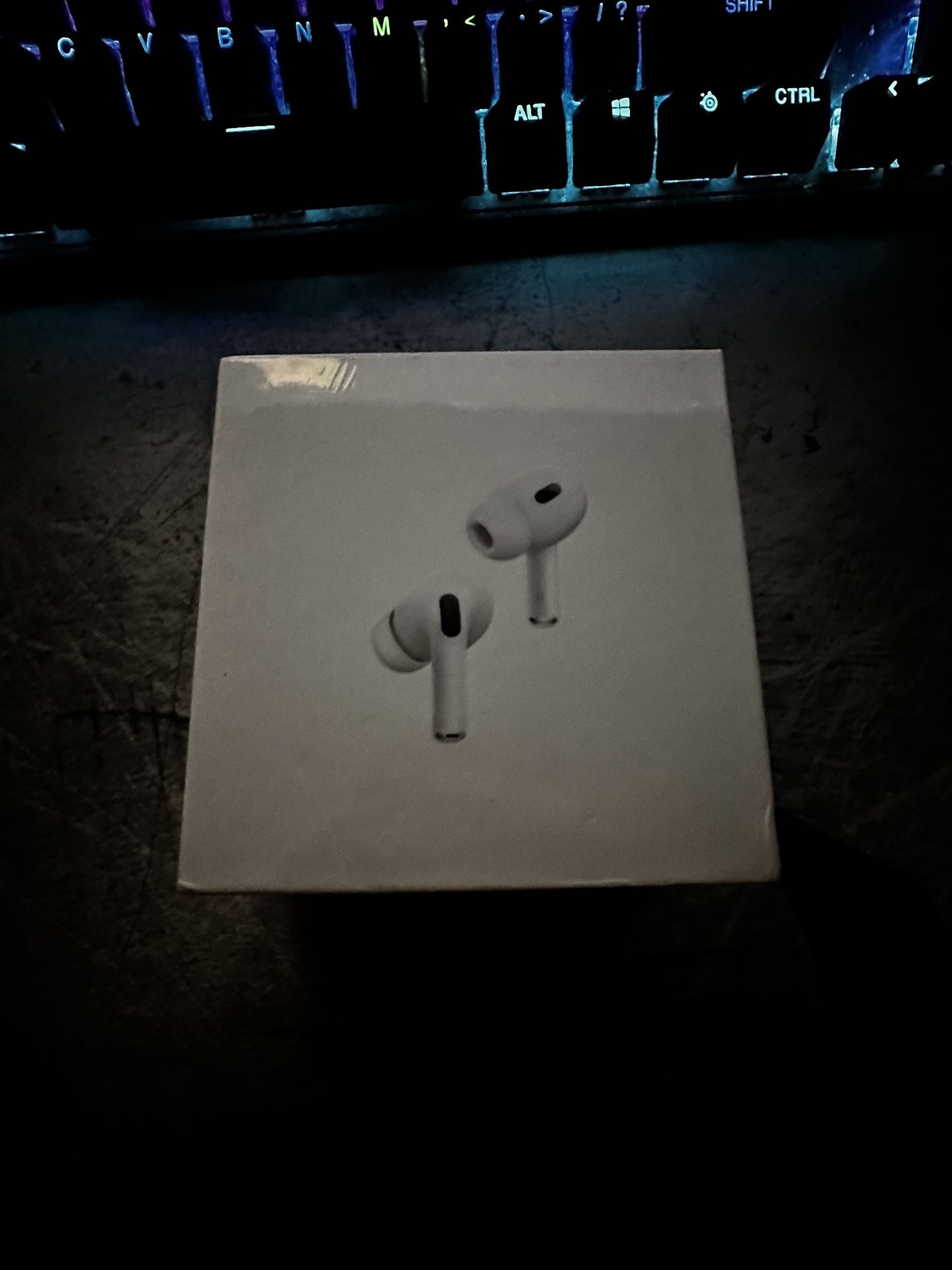 airpod pro 2 with magsafe charging case (unopened) check descripton