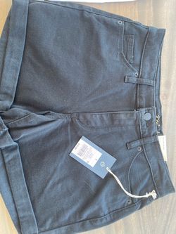 Brand New Denim Shorts – Size 6 🩳