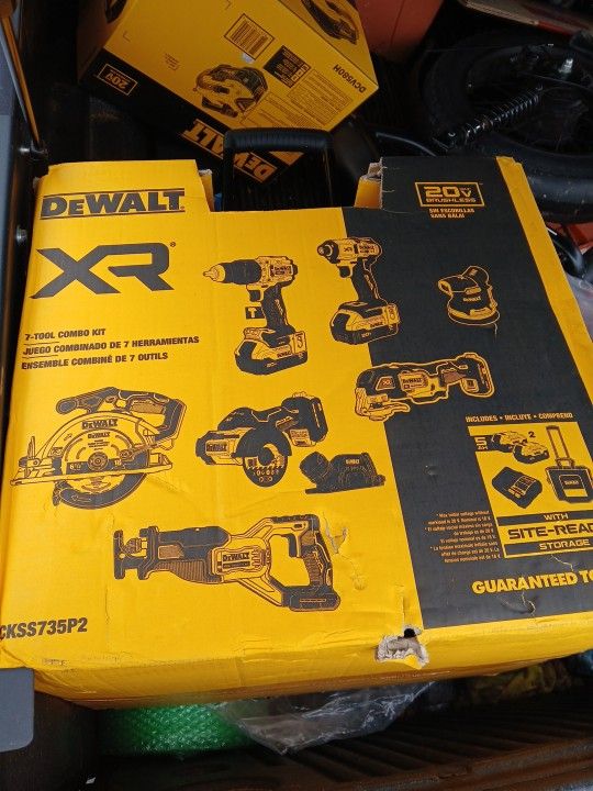 UNOPENED DeWALT 20v BRUSHLESS 7pc TOOL SET