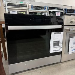 Whirlpool 30” Single Electric Wall Oven in Stainless Steel 