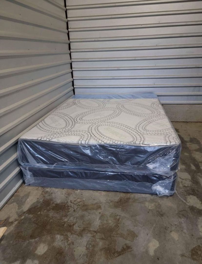 Queen Mattress Come With Free Box Spring - Free Delivery To Reasonable Distance