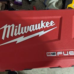 Milwaukee M18 Drill Kit Box