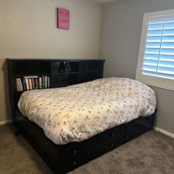 Full Size Bed With Dresser And Mirror 