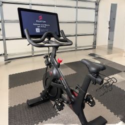Peloton Bike