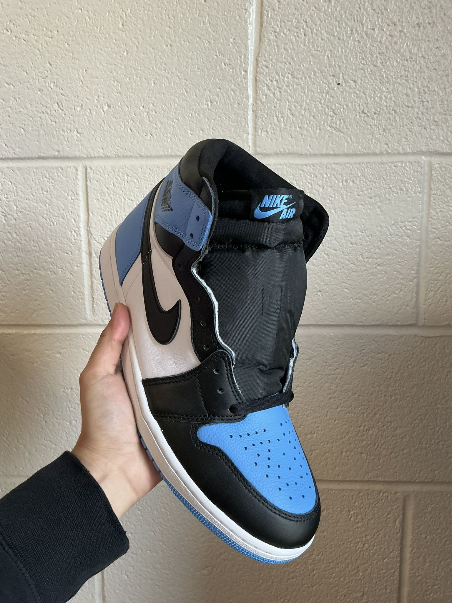 Air Jordan’s 1 UNC TOE