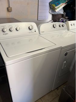 Whirlpool washer and gas dryer set