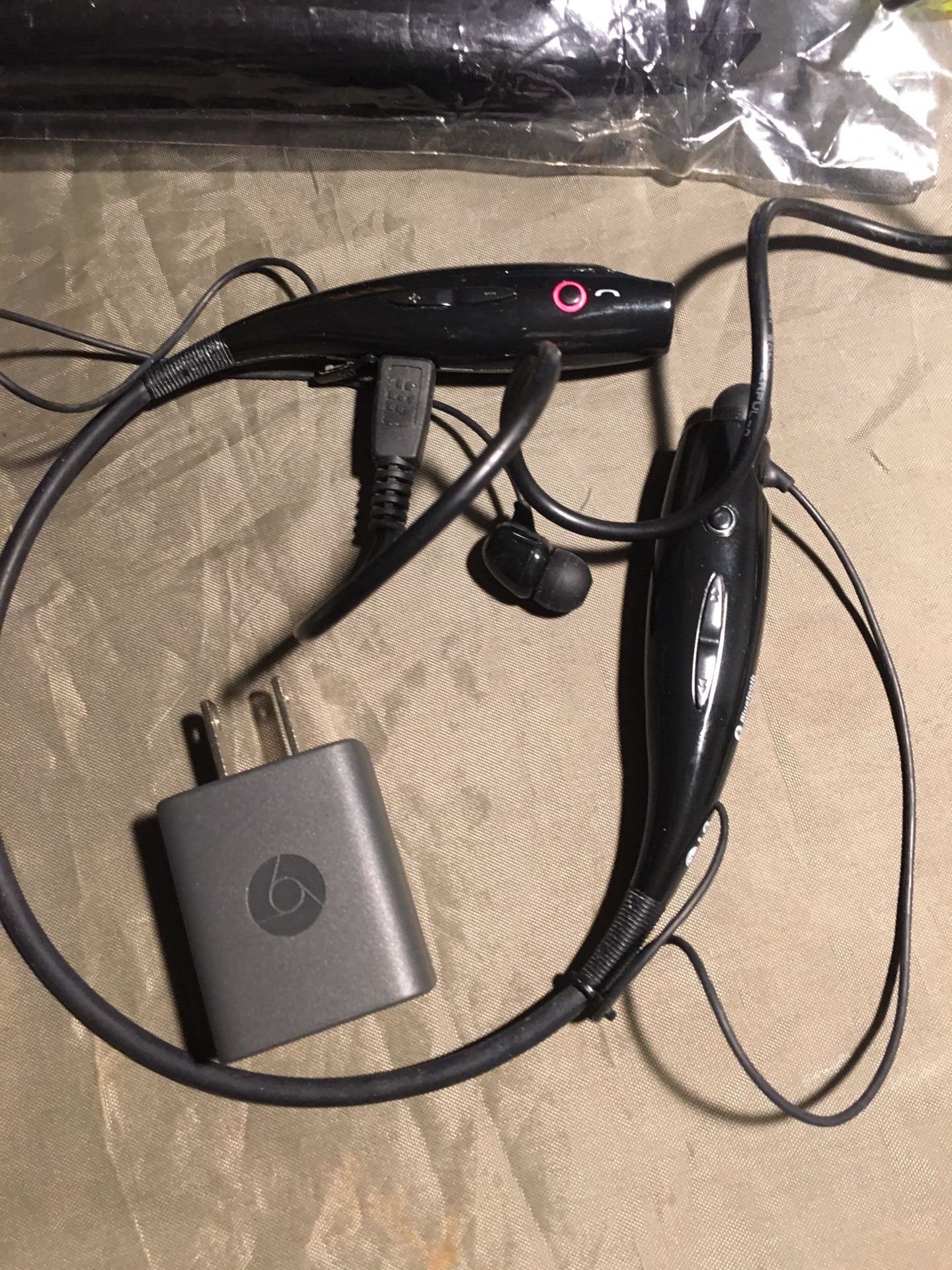 LG HBS 700 Bluetooth headset