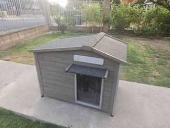Wooden Outdoor Dog House – Weatherproof Roof – Fully Assembled