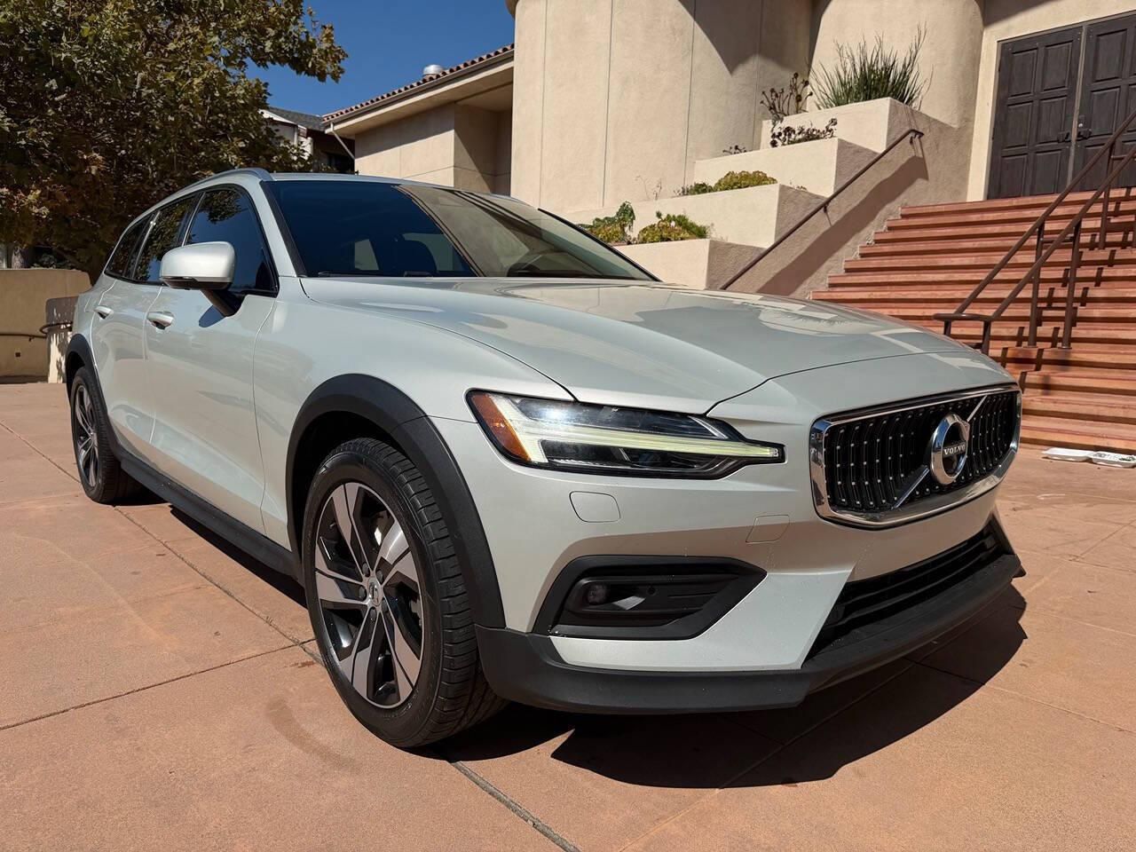 2020 Volvo V60 Cross Country