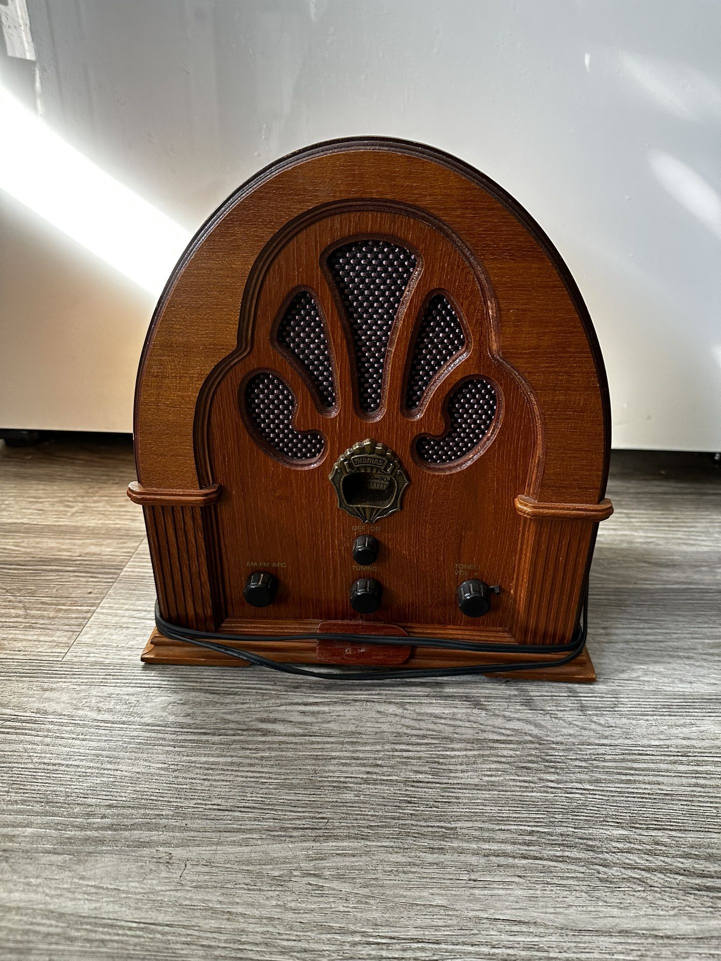 Vintage Thomas “Norman Rockwell” Collector Edition AM/FM Cassette Radio BD117