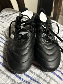 Soccer Cleats Size 8.5