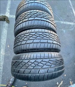 215-50R18 Briggestone Brand tires usadas en perfecta condición de vida