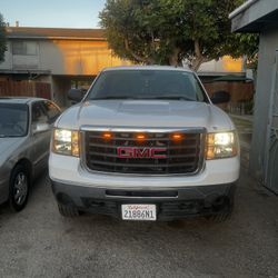 2009 GMC Sierra 2500 HD 