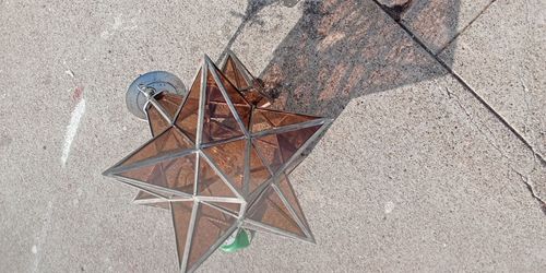 Star-Shaped Stained Glass Pendant Light