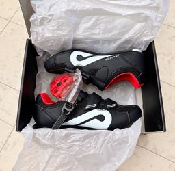 New Peloton Cycling Shoes With Cleats, Men’s 8 / Women’s 10