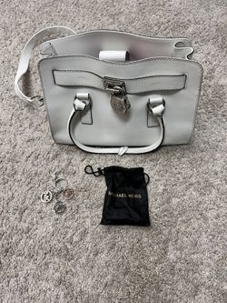 White Michael Kors Purse + FREE Keychain 