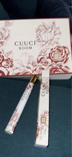 Women’s perfume travel