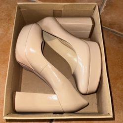 Jessica Simpson Beige Pumps