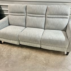 Like New 6 Months Old Electric Dual Reclining Couch With Electric Headrests And Dual Usb 