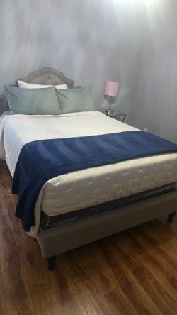 Queen size Bed
