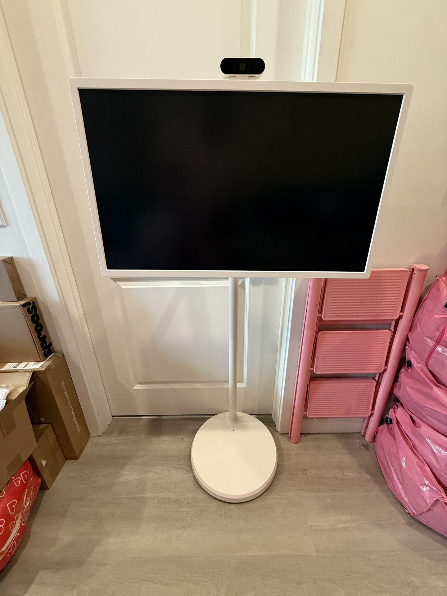 32” Android Touchscreen Kiosk Tablet + Stand + Webcam – All-in-One Display