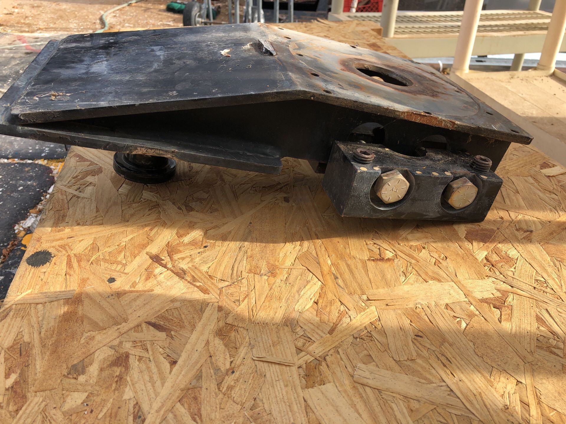 Pop-Up Young's Product, LLC RV4 5th Wheel Gooseneck Adapter - Flatbed Application