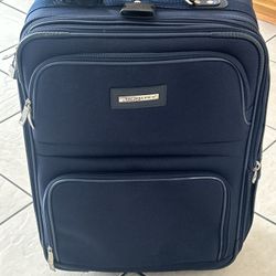 Rolling carry on Luggage - like new