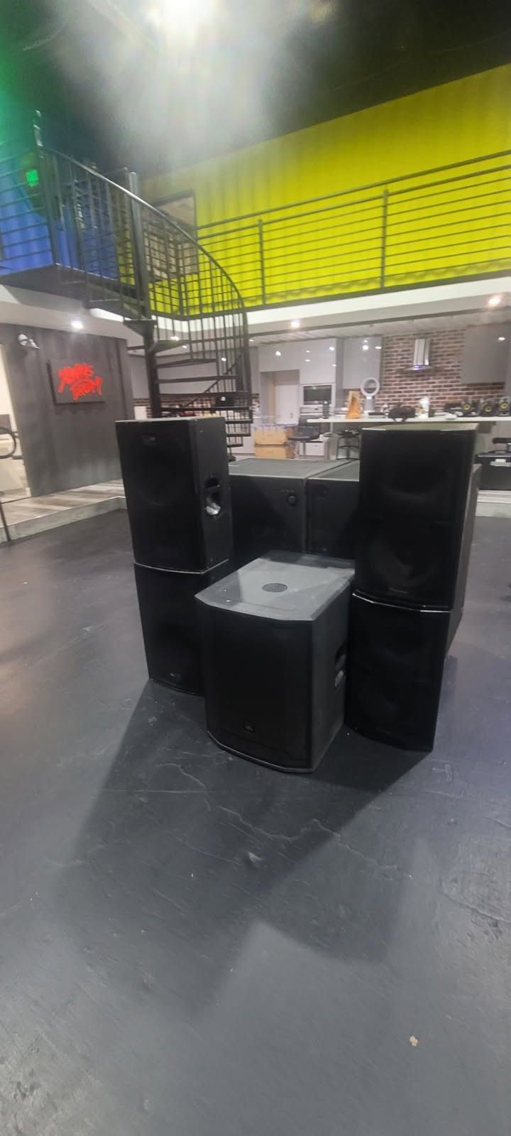 SPEAKERS LOT