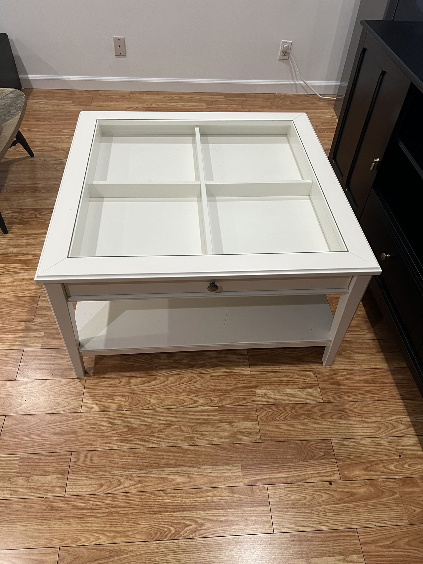 White Coffee Table With Drawer And Storage