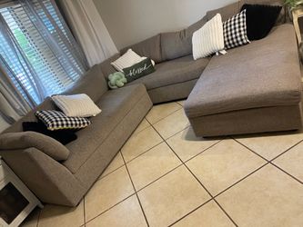 Sectional couch (delivery available)