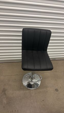 Adjustable bar height chairs