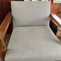 Couch & Two Accent Chairs 