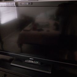 Sanyo DP42841 42" TV With Remote