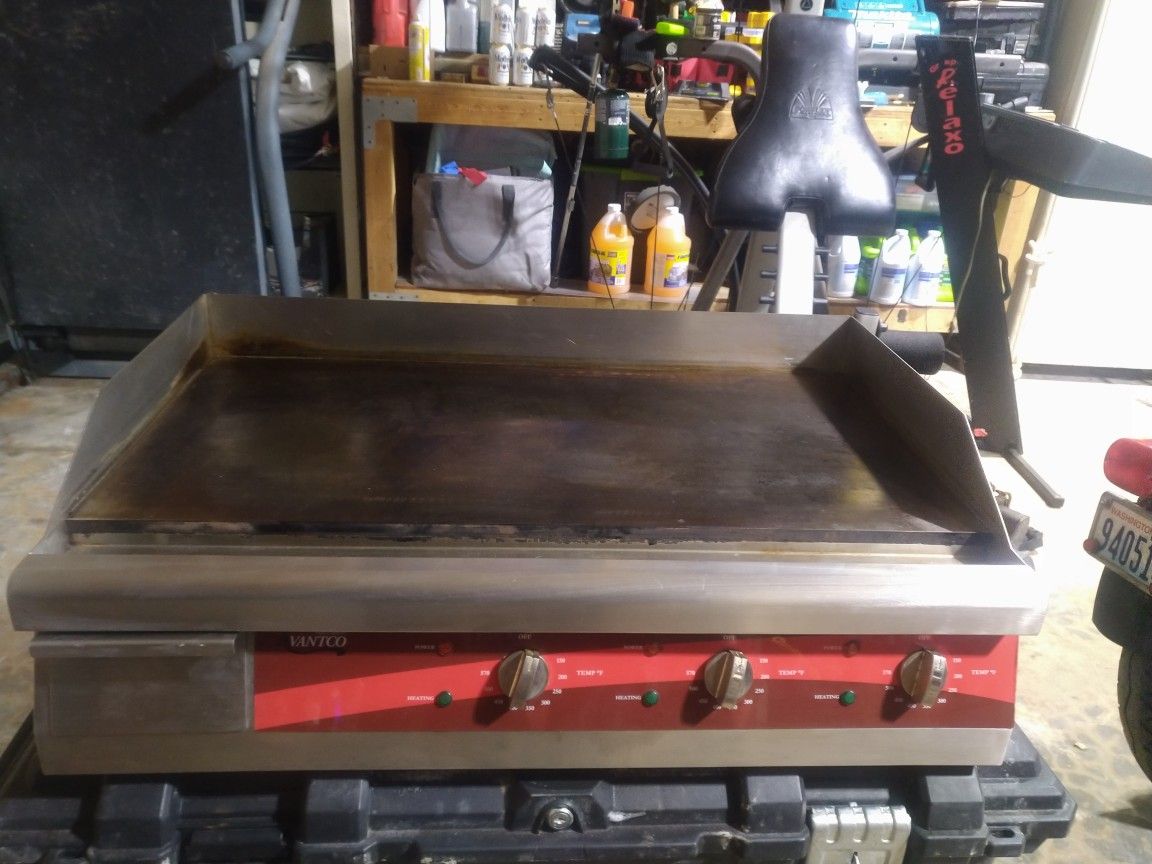 Avantco 30" Griddle. Electric 208/240v. Model FN03