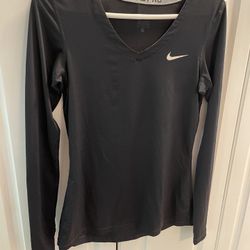 Nike Pro Women’s Dri-Fit Long Sleeve Black V-Neck Top in Excellent to Like New Condition - Medium 