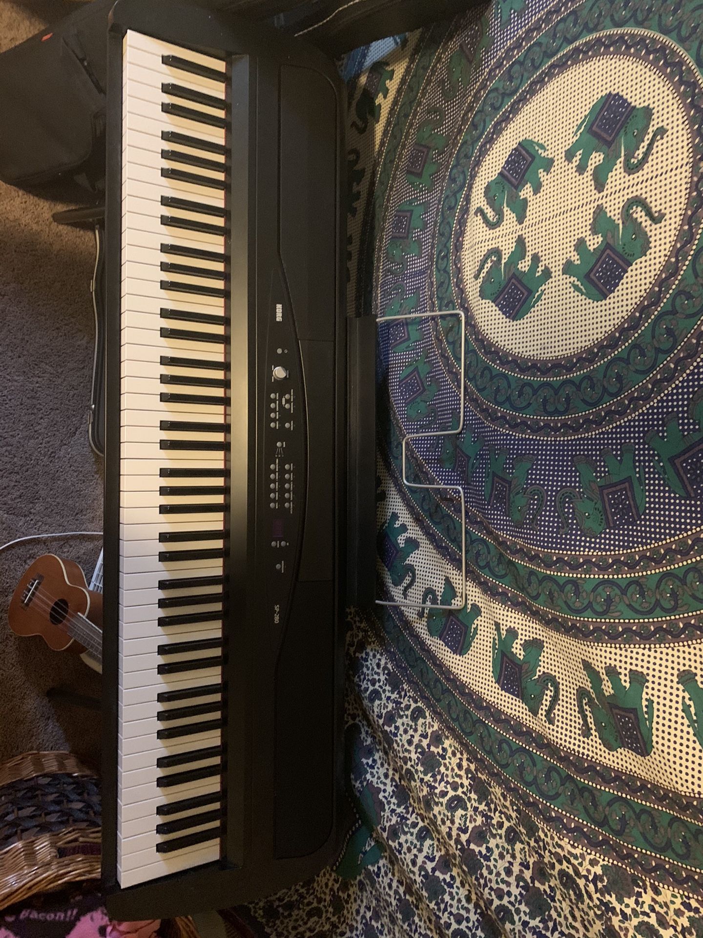 Korg SP 280 keyboard