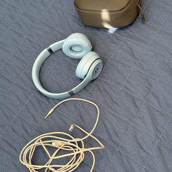 Beats Solo 4 Headphones 