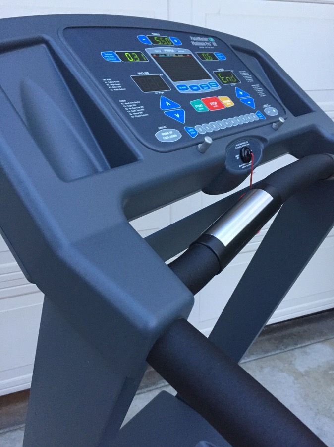 PaceMaster Platinum Pro VR Treadmill